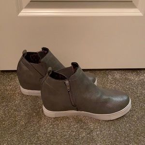 Silver Steve Madden wedges. Size 7